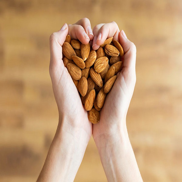 بادام شیرین